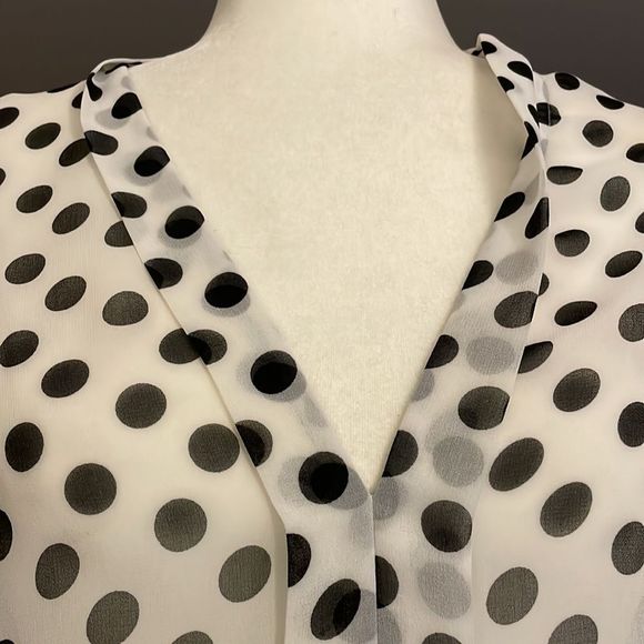 Victoria secret blouse   - Picture 5 of 6